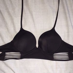 Black Victoria’s Secret bombshell bikini